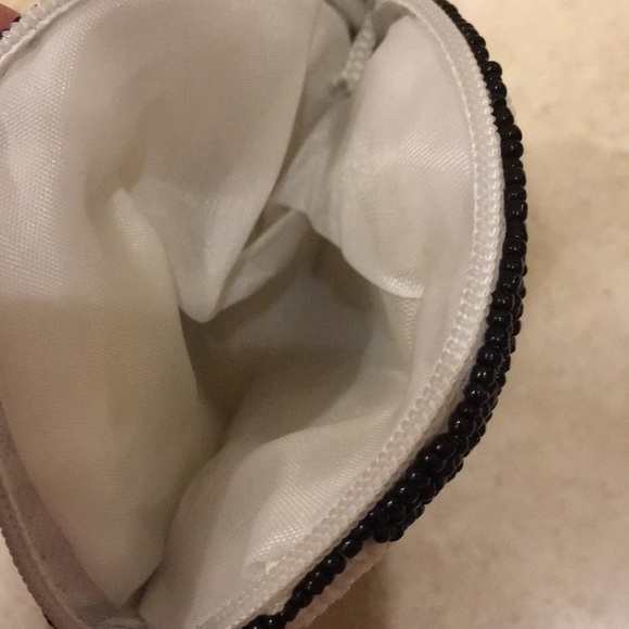 Beaded moneyPouch/mini accessory bag - Picture 2 of 3